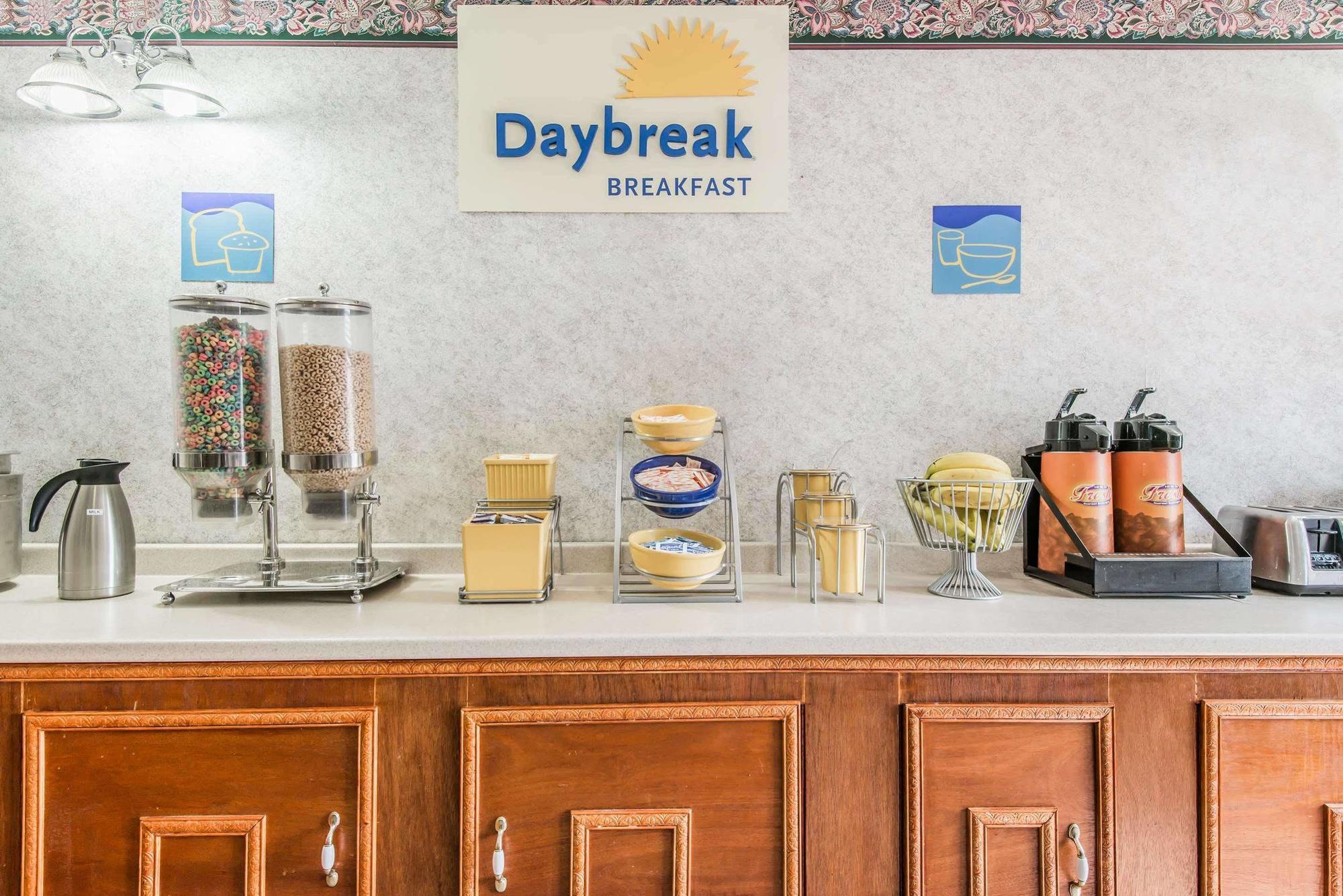 Days Inn By Wyndham Berlin Voorhees 外观 照片