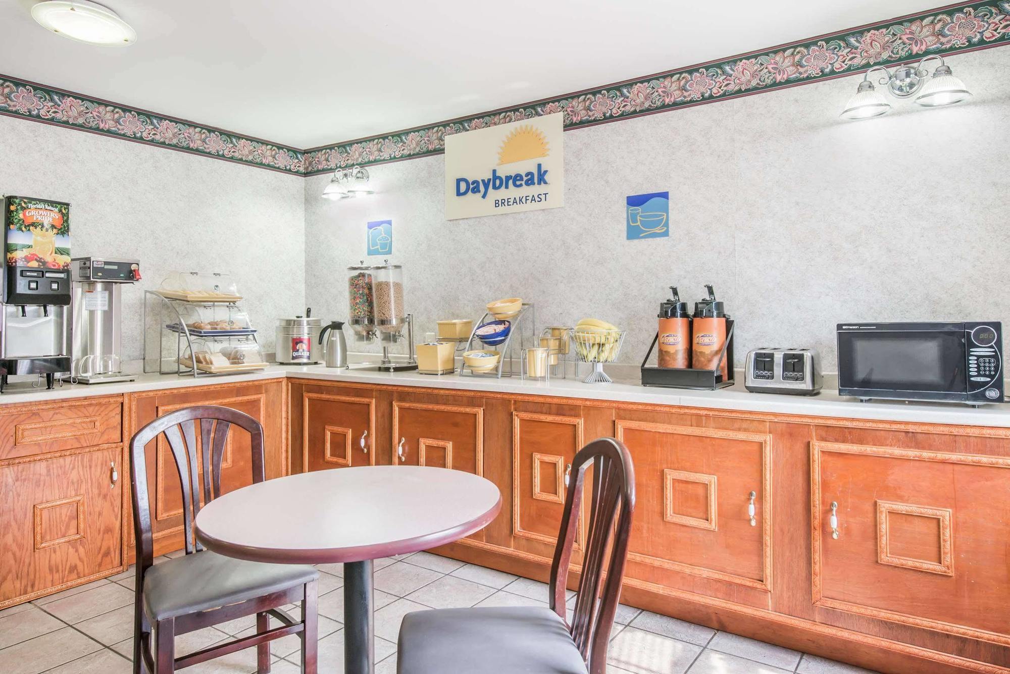 Days Inn By Wyndham Berlin Voorhees 外观 照片